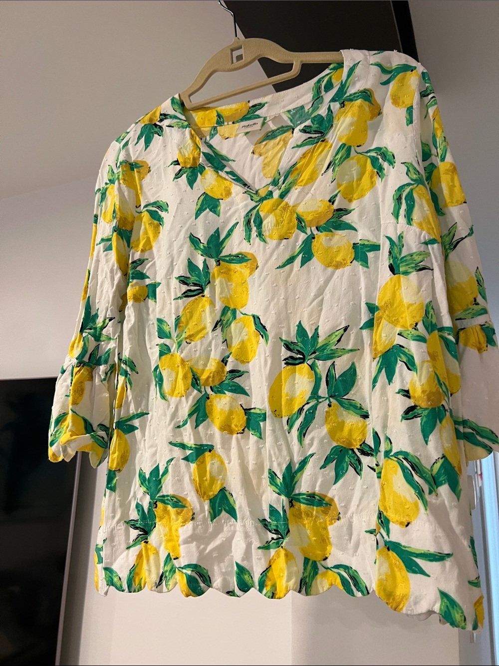 Beautiful lemon Rafaella size small top